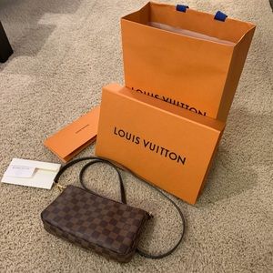 Louis Vuitton Pochette Accessoires - Damier Ebene
